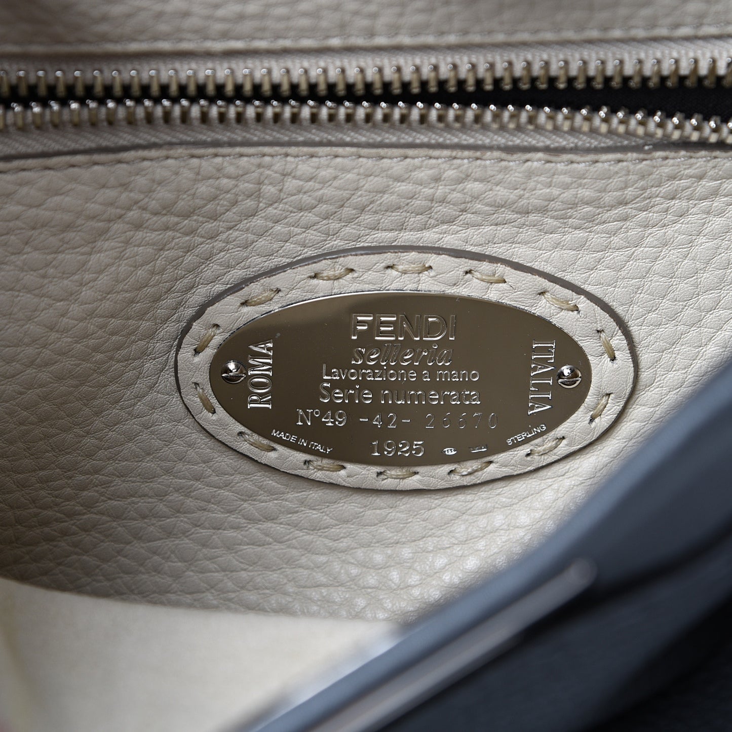 Cuoio Romano Selleria Bi-Color Medium Peekaboo Iconic Satchel Asfalto Latte