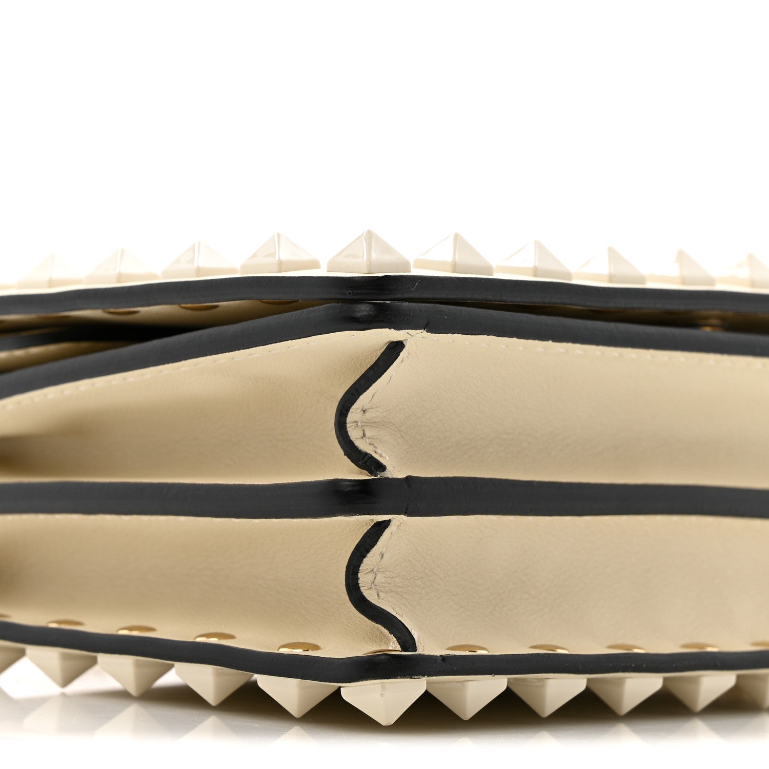 Valentino Garavani Calfskin Lacquer Monochrome Rockstud Wallet On Chain Ivory 10 of 11