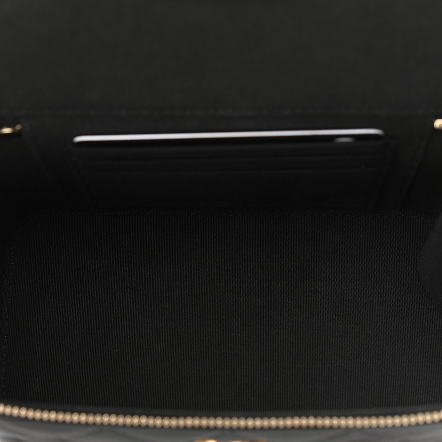 Lambskin Quilted Small Top Handle Vanity Case With Chain Black