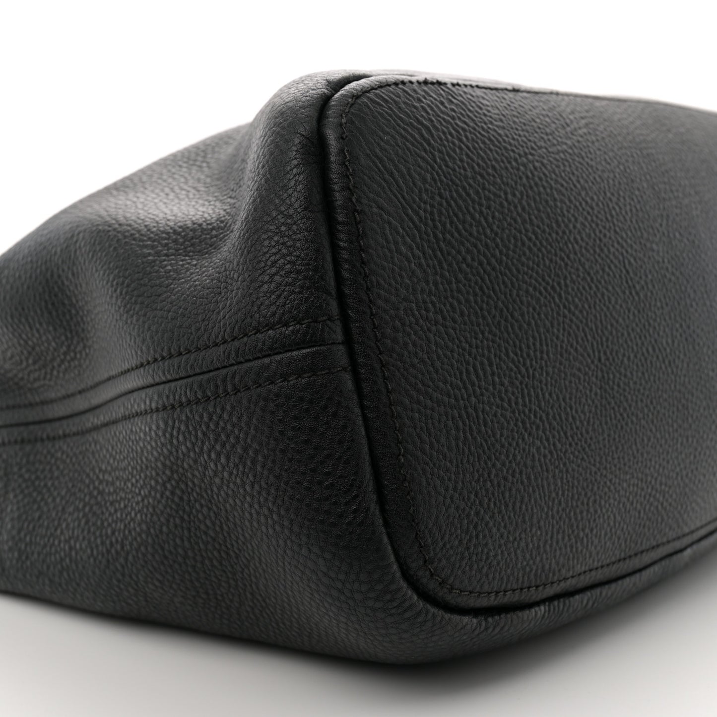 Vitello Daino Hobo Black