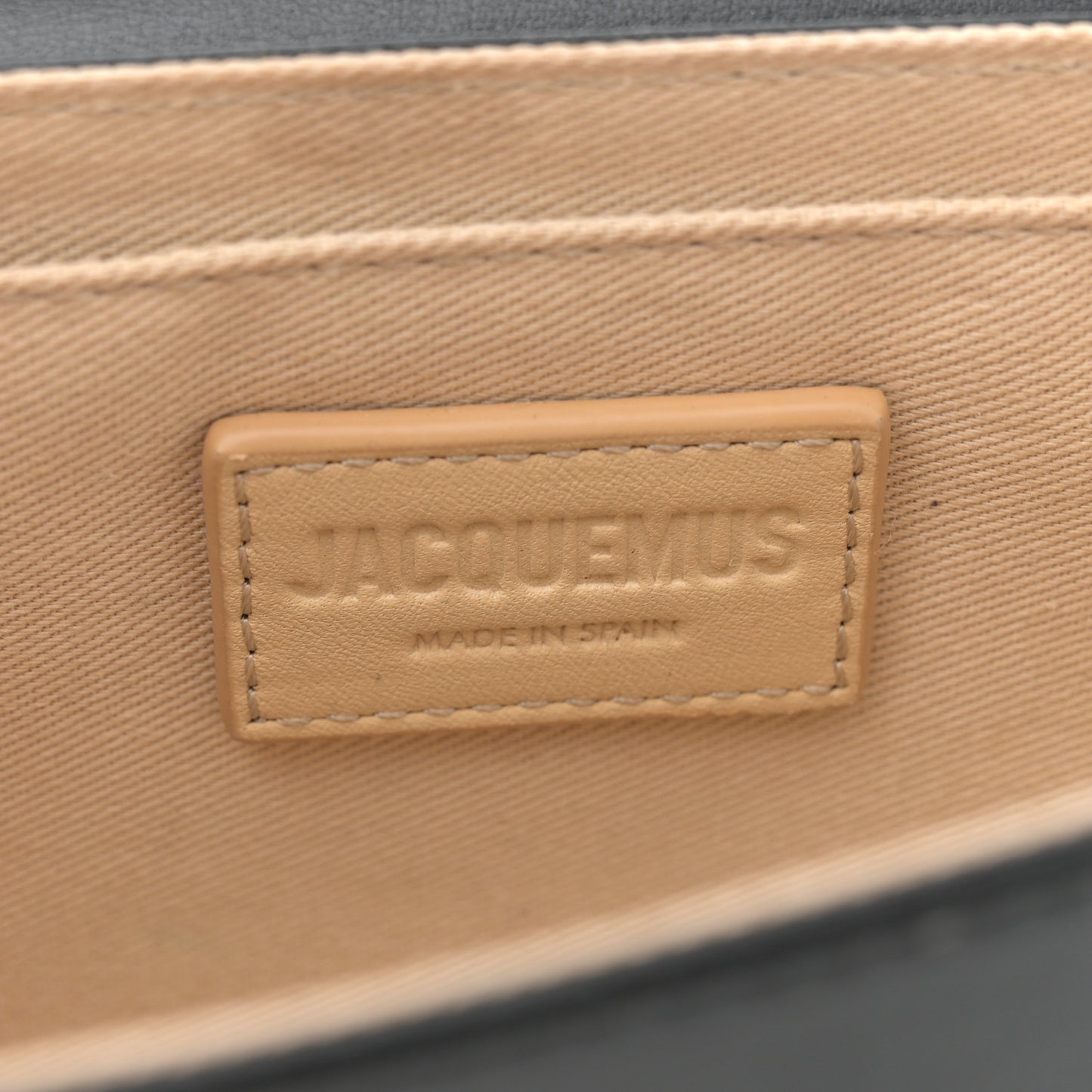 Smooth Calfskin Le Carinu Black