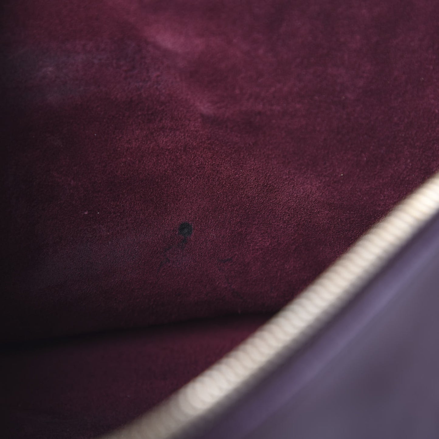 Calfskin Classic Duffle 6 Amarena