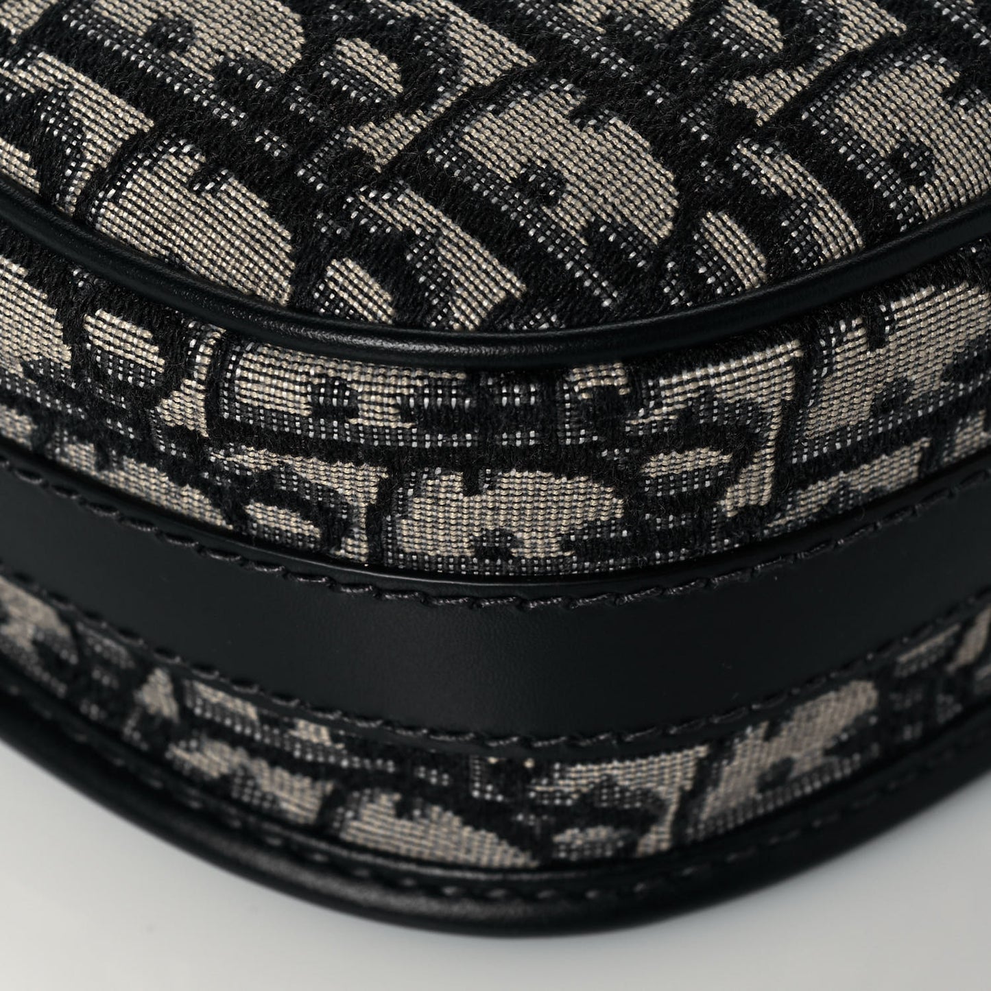 Oblique Medium Bobby Flap Blue