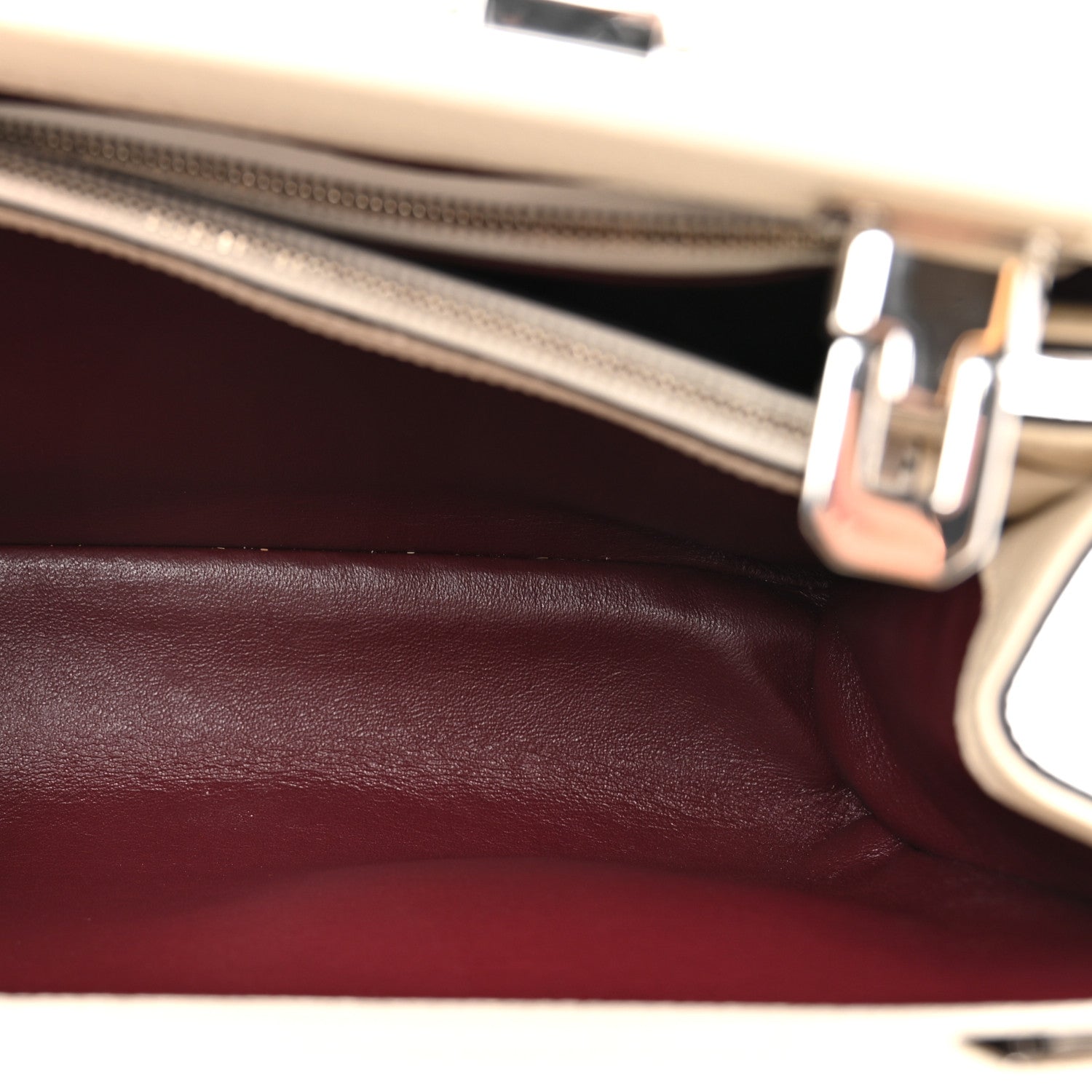 Gucci Grainy Calfskin Small Zumi Top Handle Bag Mystic White 6 of 13