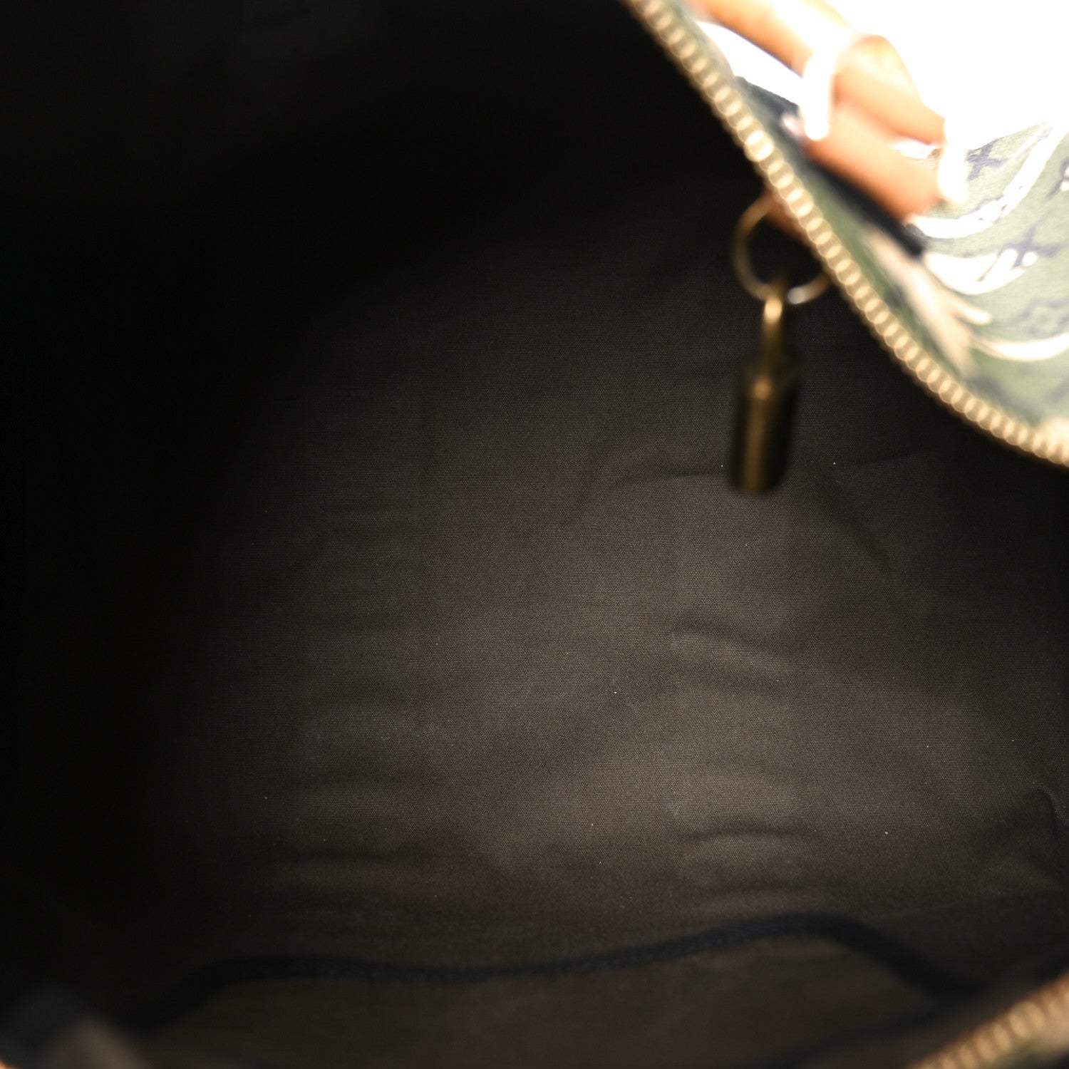 Louis Vuitton Monogramouflage Speedy 35 4 of 9