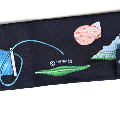 Hermes Silk In The Pocket Twilly Marine Vert Vif Rouge 3 of 4