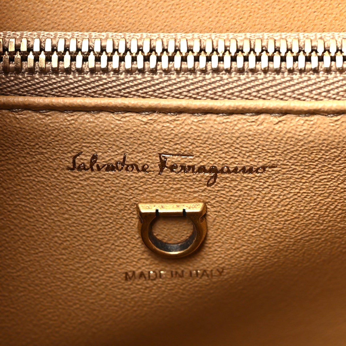 Grained Calfskin Suede Small Boxyz Dune