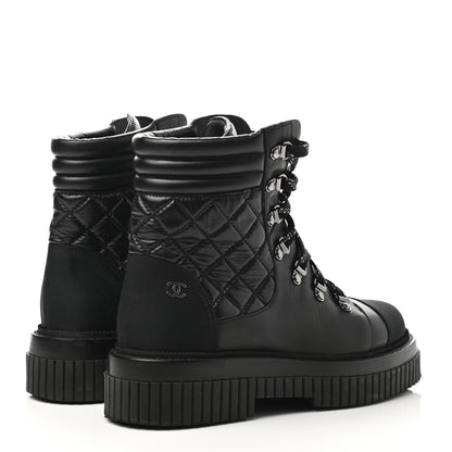 Chanel Calfskin Grosgrain Quilted Lace Up Boots 38 Black Grey 4 of 8