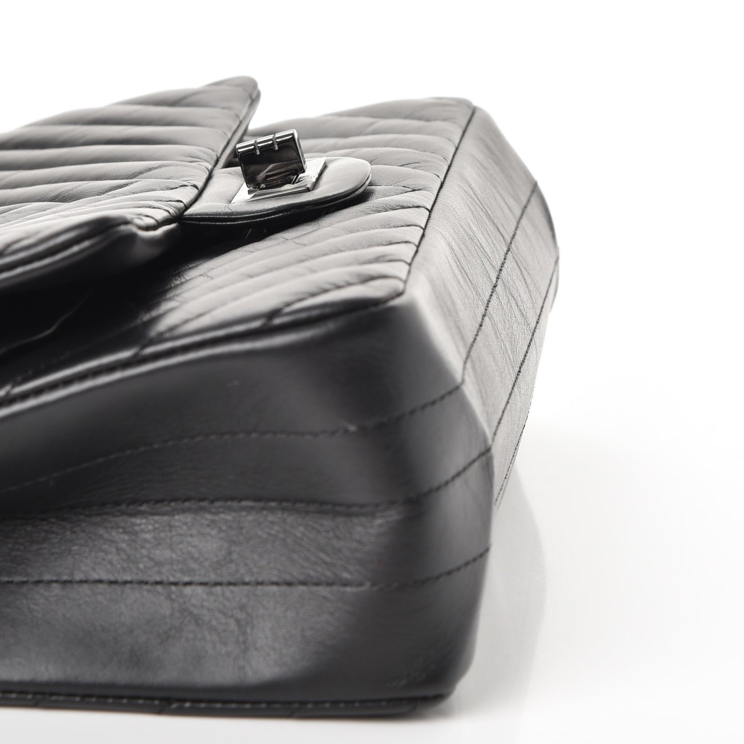Aged Calfskin Chevron Quilted 2.55 Reissue 225 Flap So Black