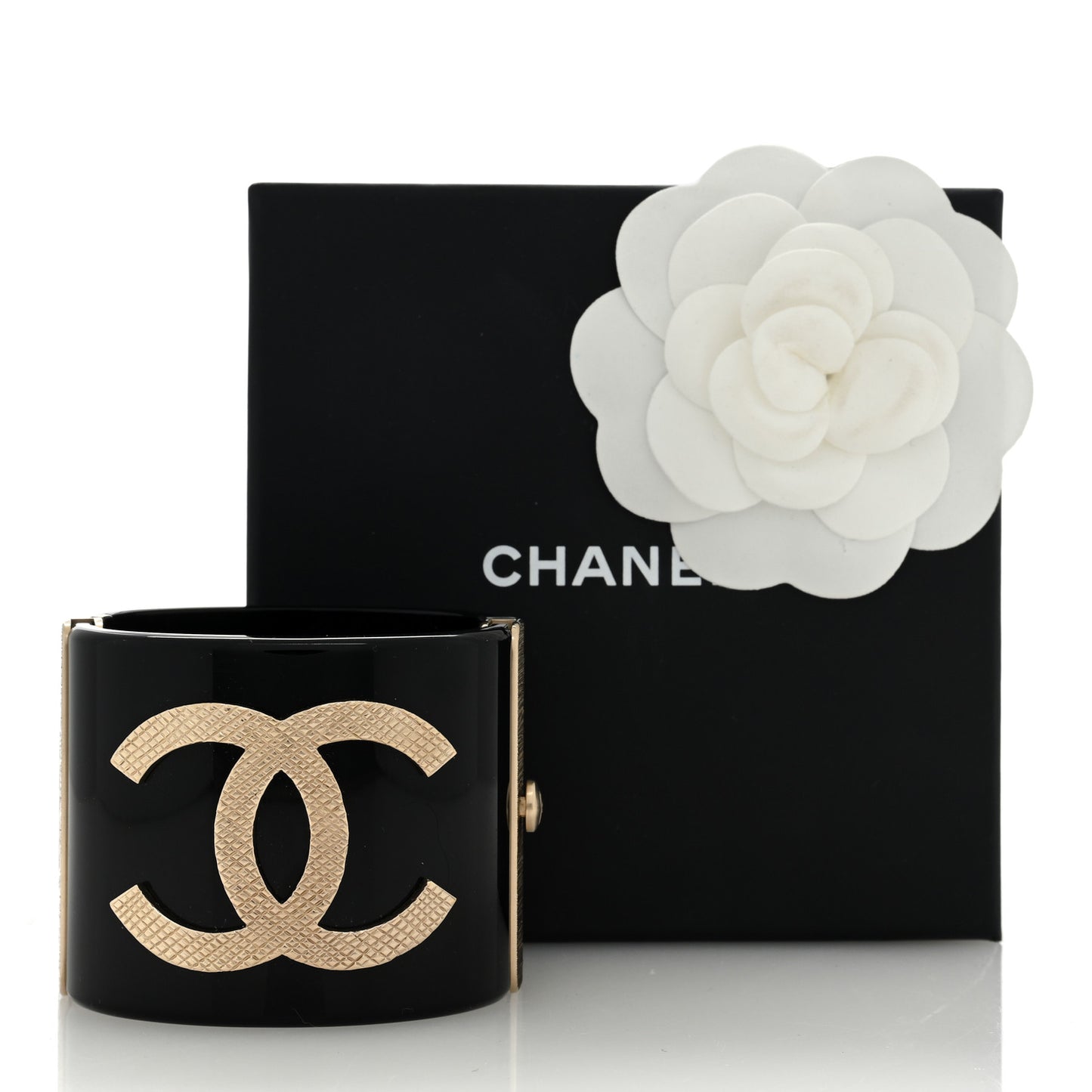 Resin CC Cuff Bracelet Gold Black
