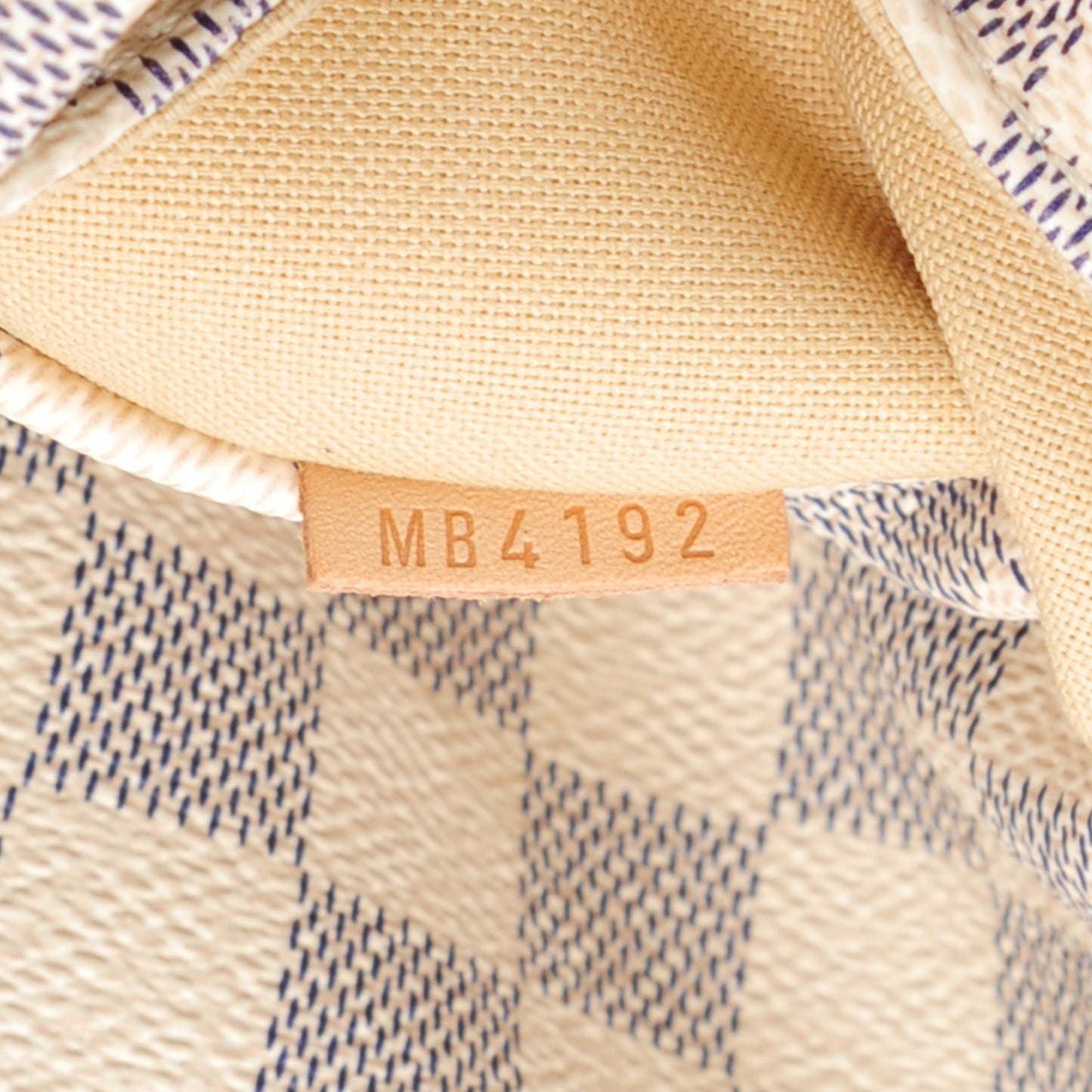 Damier Azur Totally MM