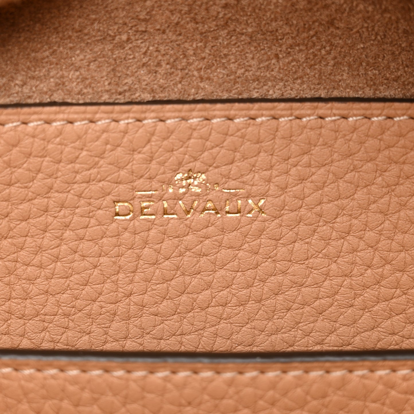 Grained Bullskin Cool Box MM Vegetal Ivory