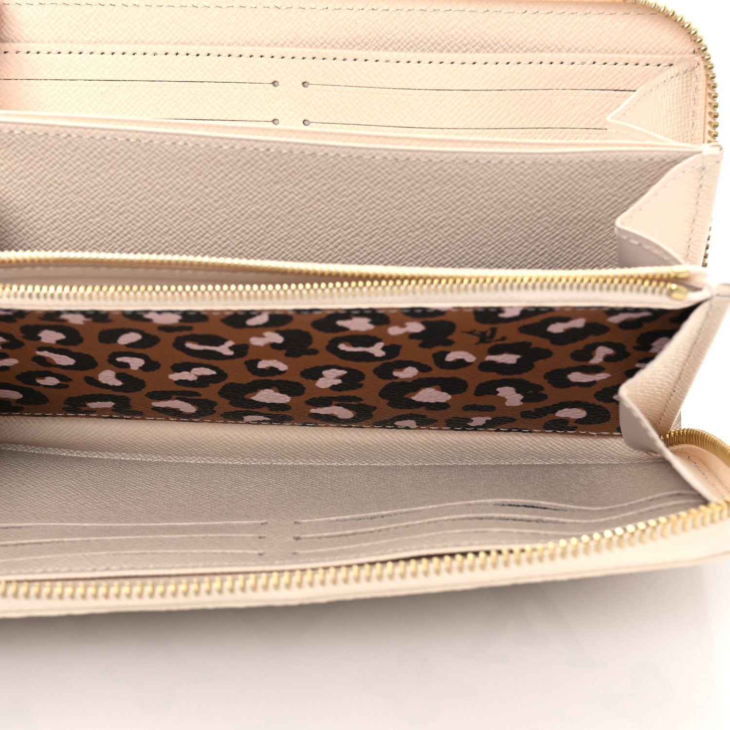 Louis Vuitton Monogram Giant Wild At Heart Zippy Wallet Creme