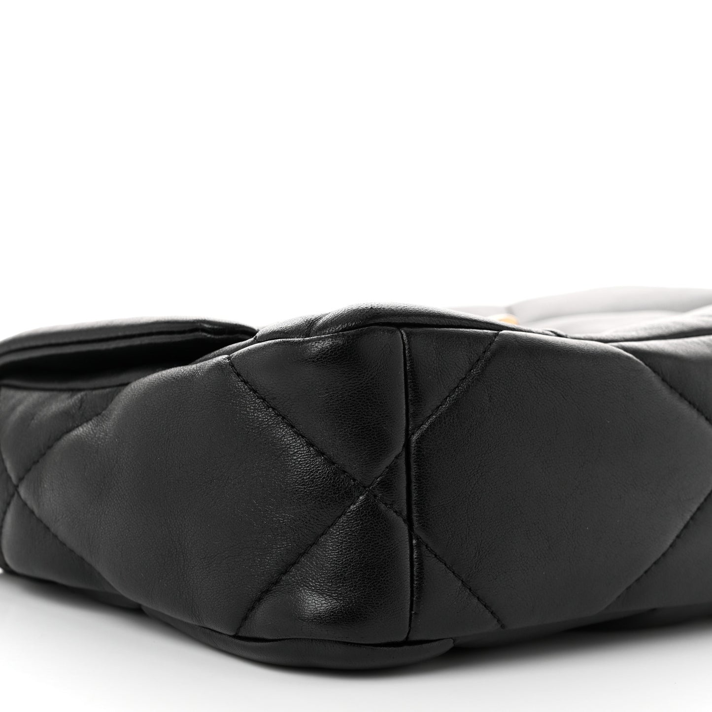 Lambskin Quilted Medium Chanel 19 Flap Black