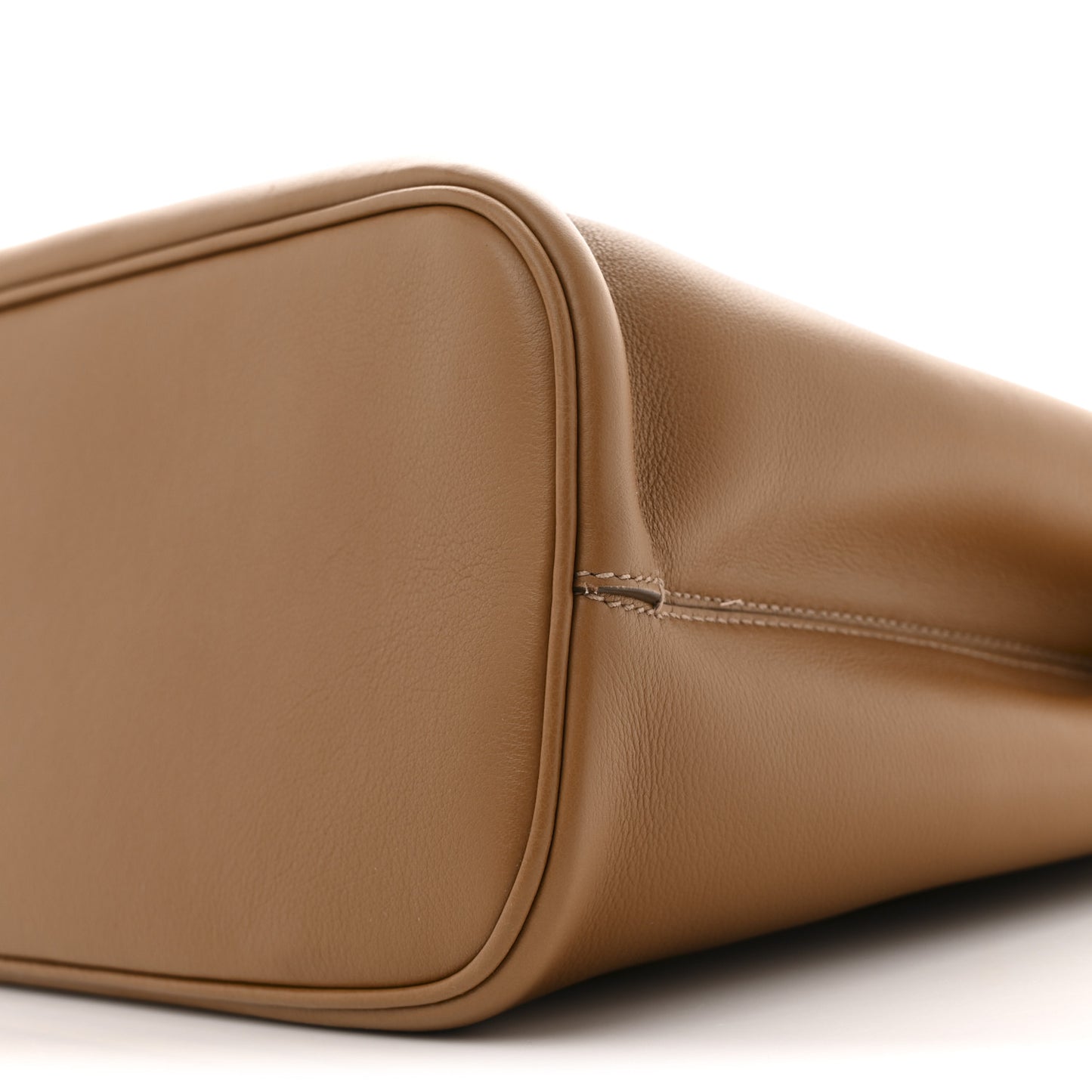 Soft Grained Calfskin Vitello Daino Large Buckle Bag Caramello
