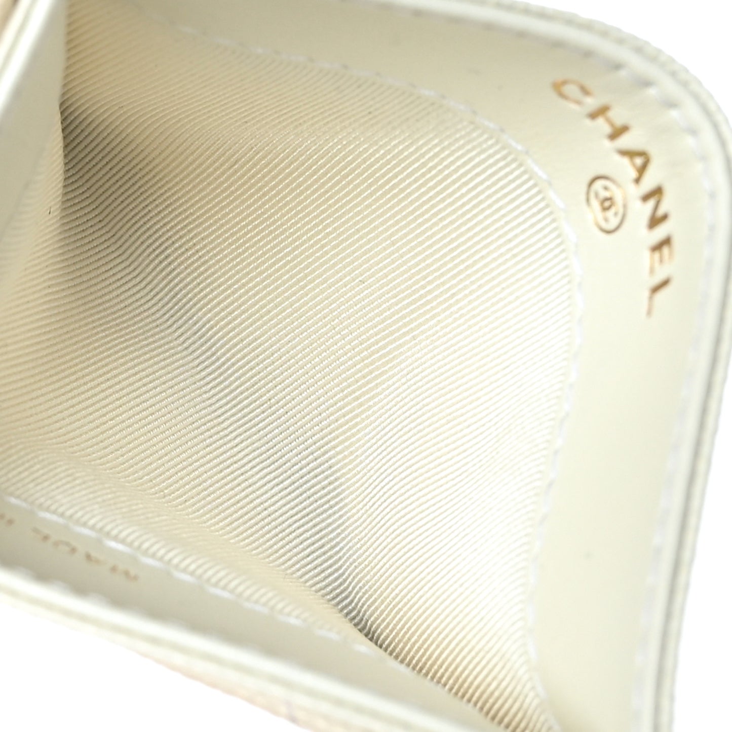 Caviar Quilted Card Holder White