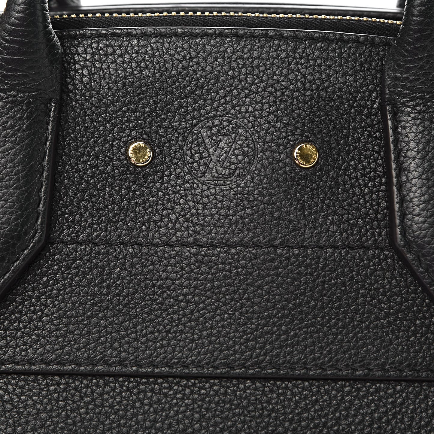 Calfskin Studded City Steamer MM Black