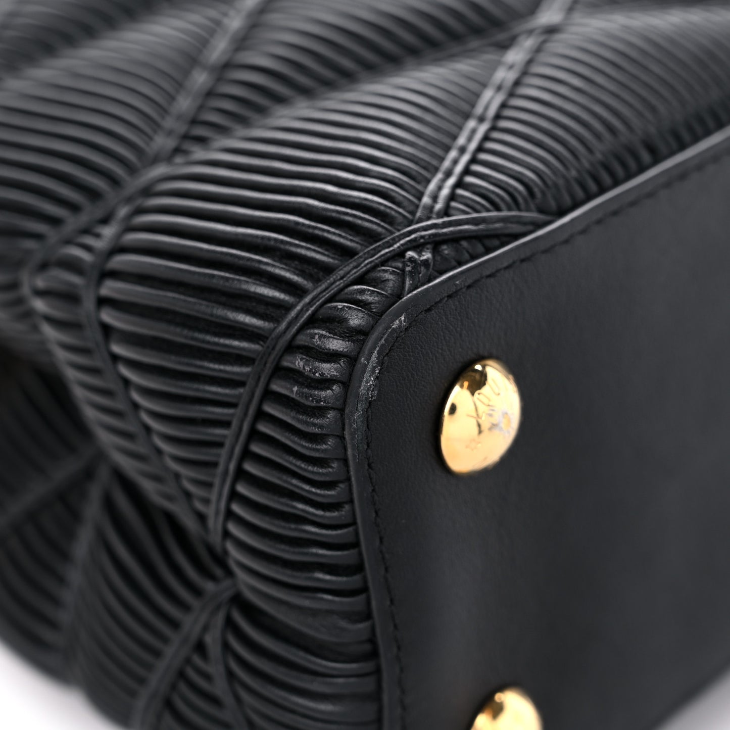 Calfskin Pleated Capucines BB Black