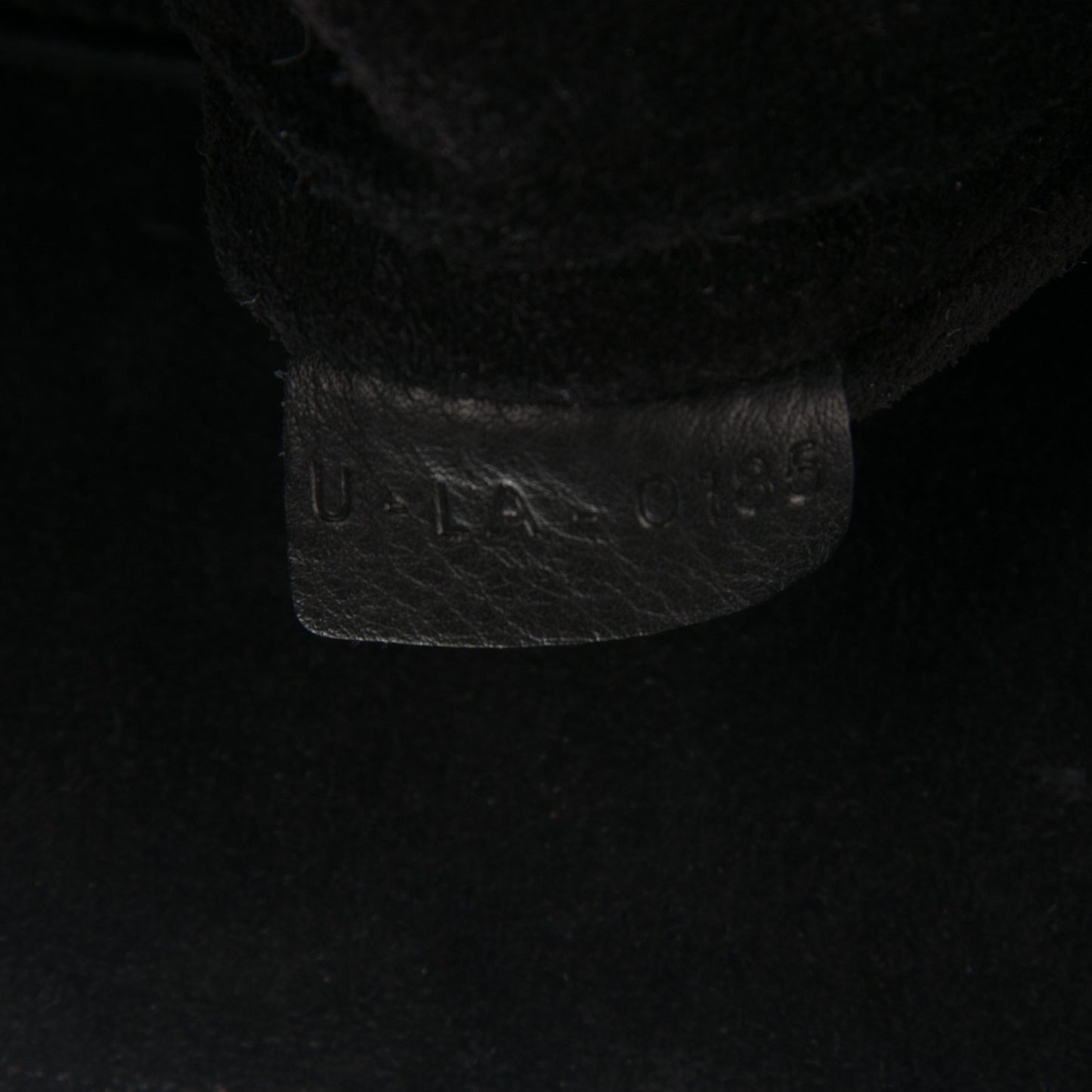 Supple Calfskin Medium Phantom Luggage Black