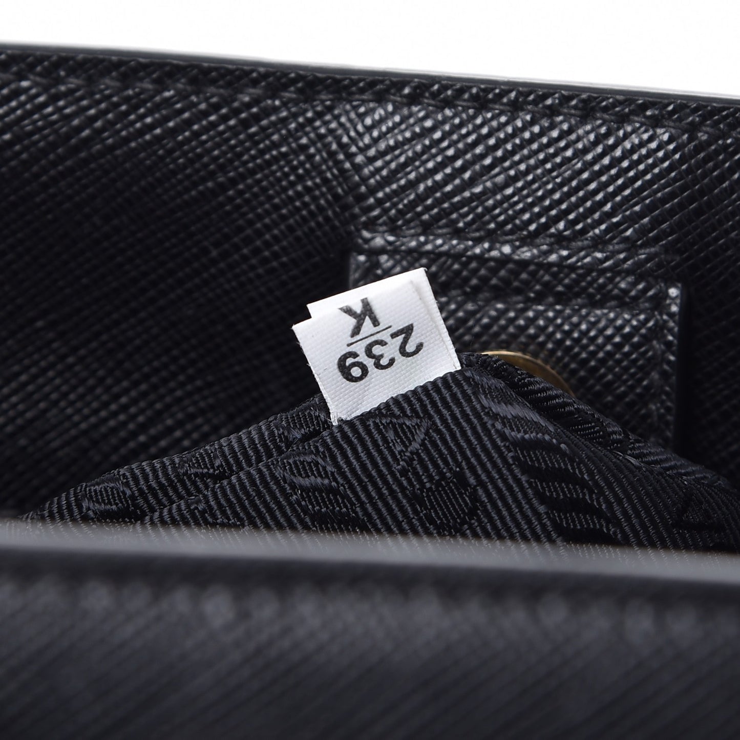 Saffiano Lux Medium Tote Nero Black