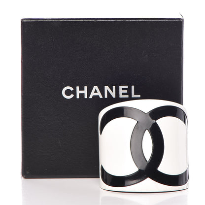 Chanel Resin CC Wide Cuff White Black 5 of 5