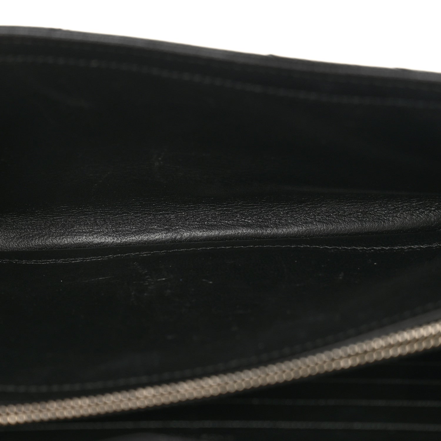 Saint Laurent Grain De Poudre Matelasse Chevron Monogram Chain Wallet Black 4 of 12