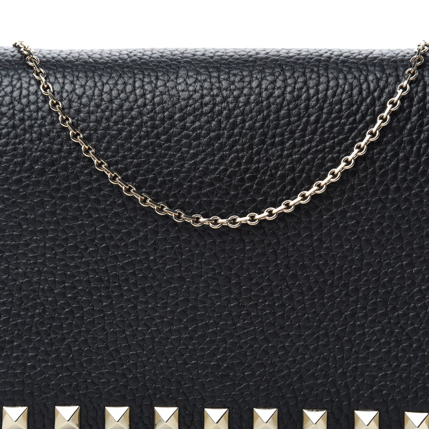 Pebbled Calfskin Rockstud Wallet on Chain Black