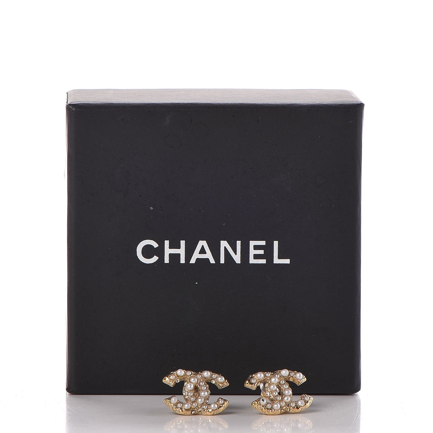 Metal Pearl CC Earrings Gold