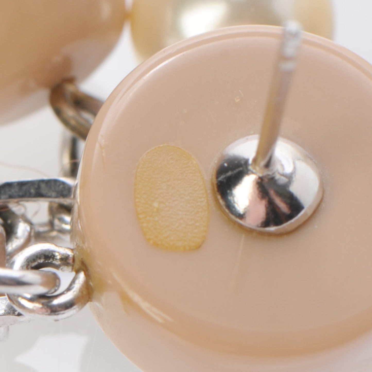 Resin Pearl CC N°5 Drop Earrings Beige Silver
