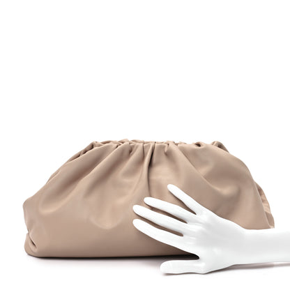 Bottega Veneta Smooth Butter Calf The Pouch Oversized Clutch Plaster 2 of 10