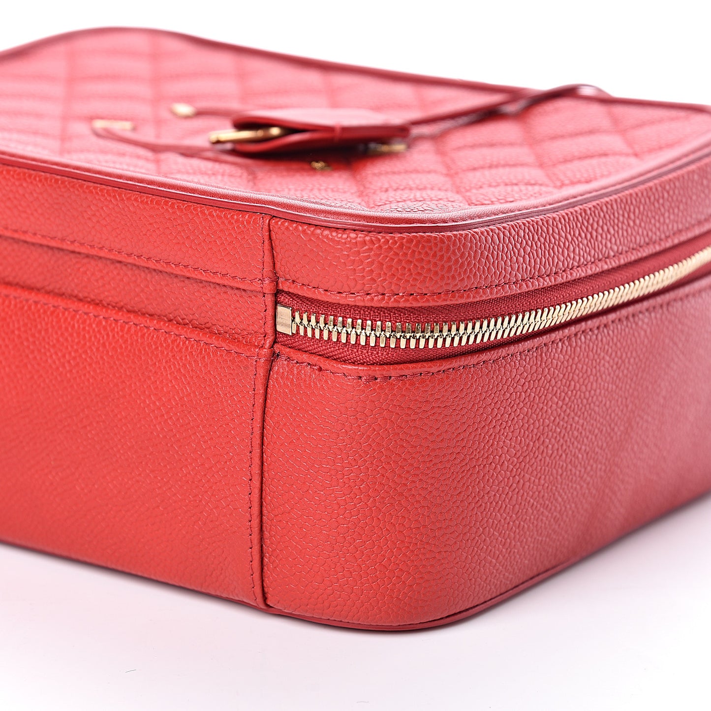 Caviar Quilted Large CC Filigree Vanity Case Red