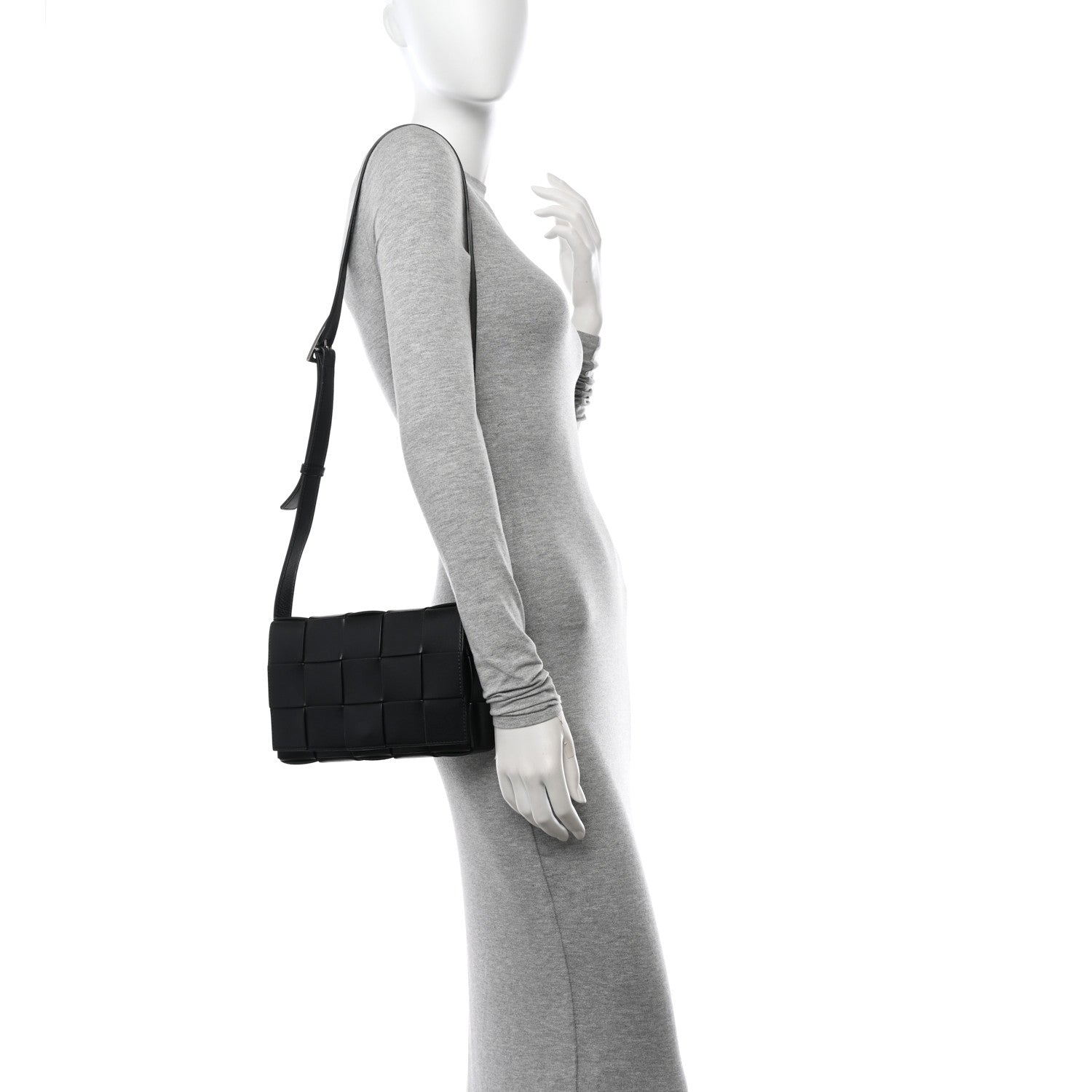 Bottega Veneta Lambskin Maxi Intrecciato Cassette Crossbody Bag Black 2 of 17
