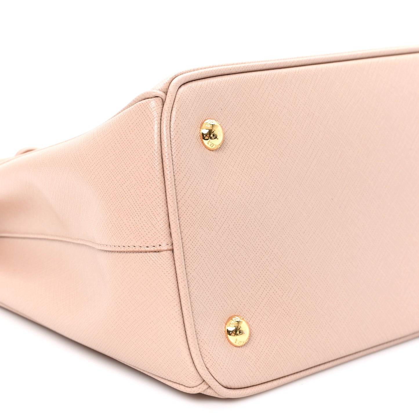 Saffiano Lux Medium Tote Cammeo