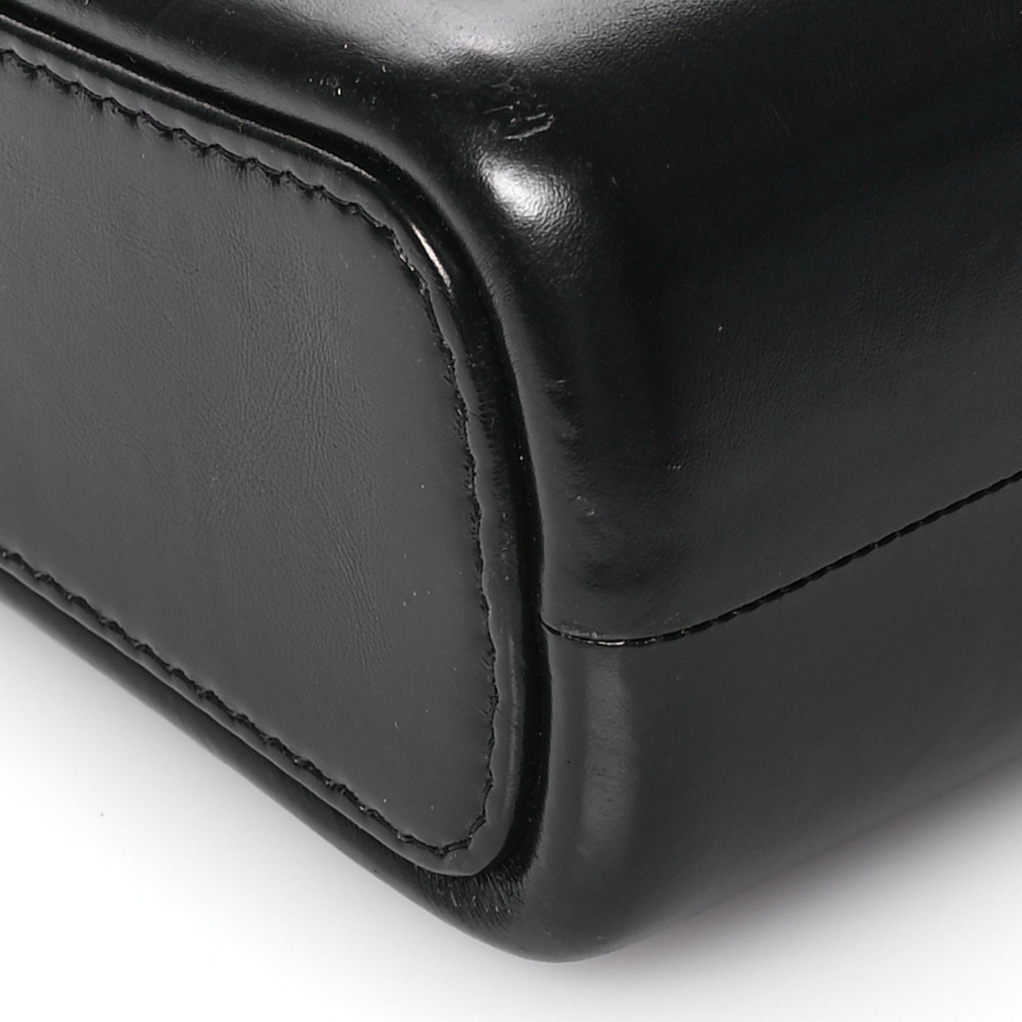 Aged Calfskin Quilted New Medium Gabrielle Hobo Black
