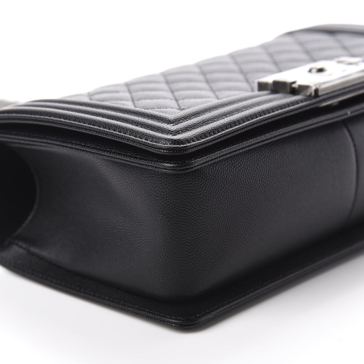 Caviar Quilted Medium Boy Flap Black