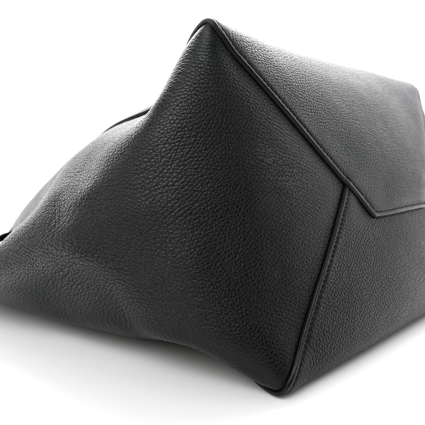 Soft Grained Calfskin Medium Belt Cabas Phantom Black