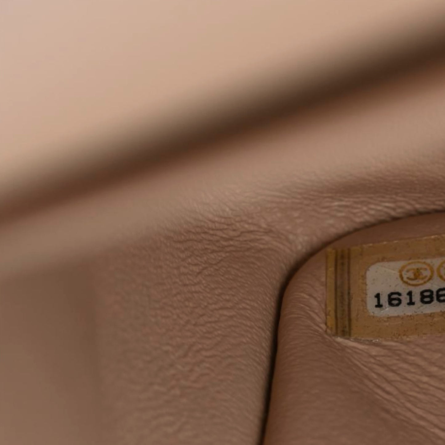 Caviar Quilted Jumbo Double Flap Beige Clair