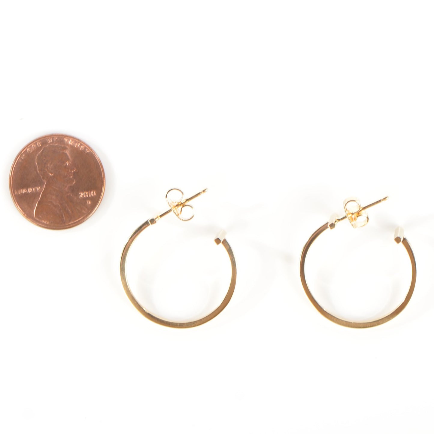 18K Yellow Gold Medium T Wire Hoop Earrings