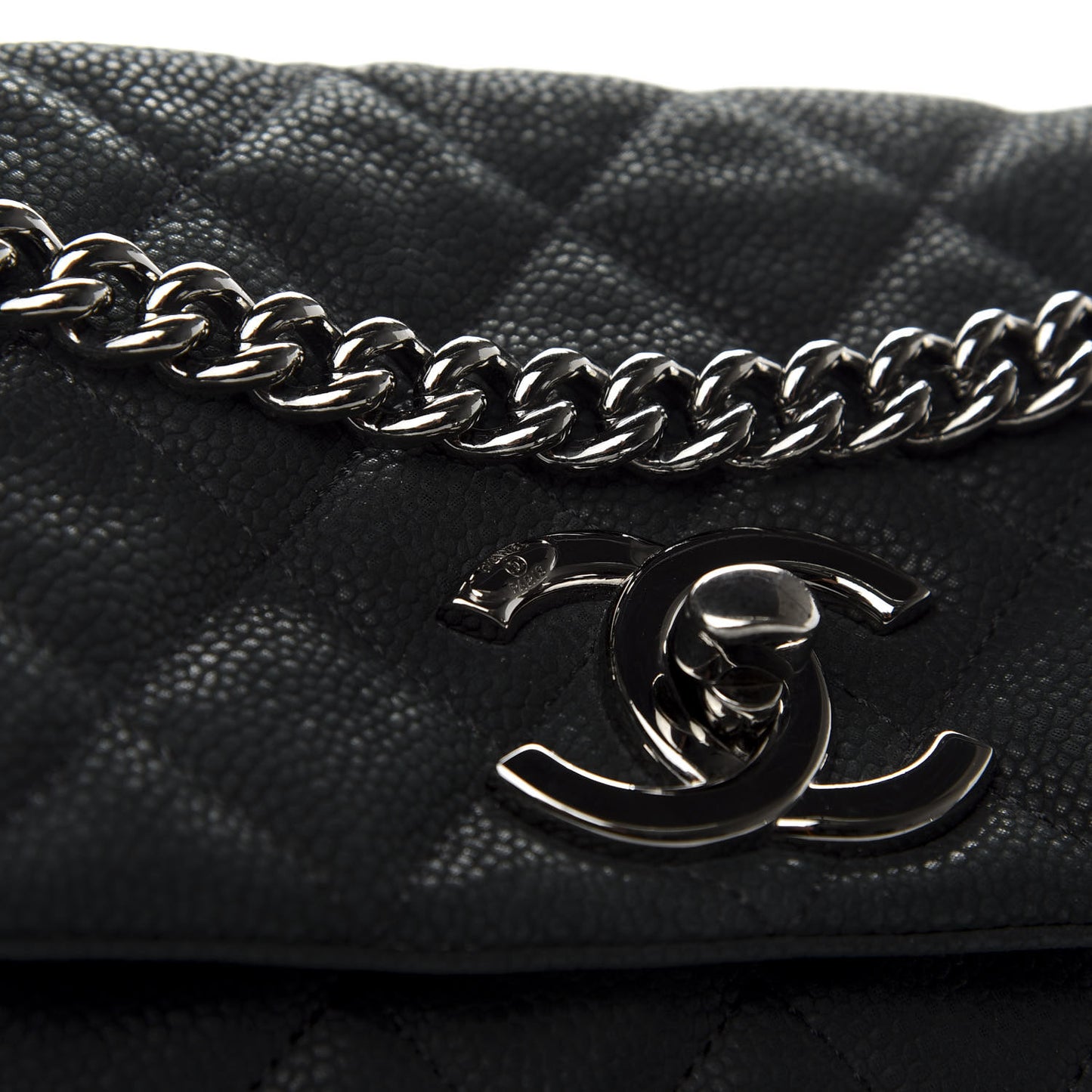 Iridescent Caviar Medium Lady Pearly Flap Black