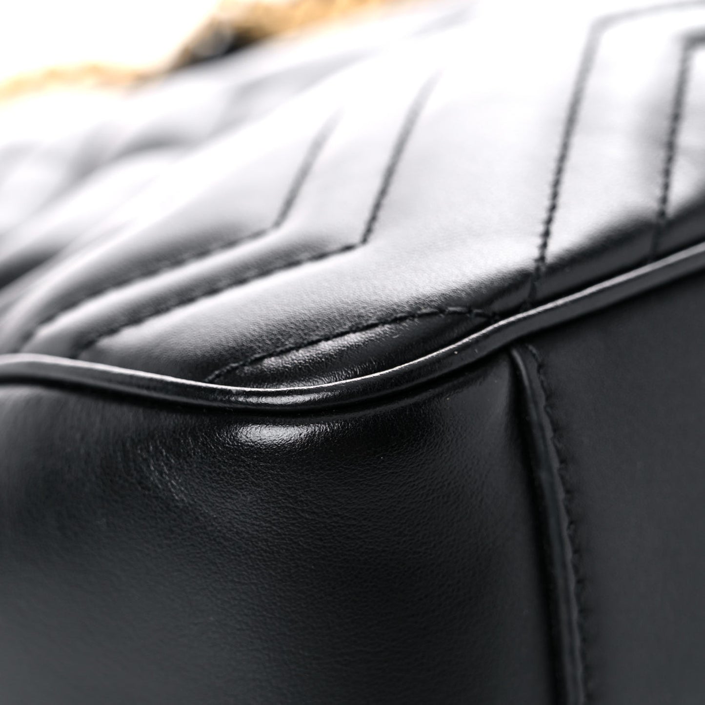 Calfskin Matelasse Medium GG Marmont Shoulder Bag Black