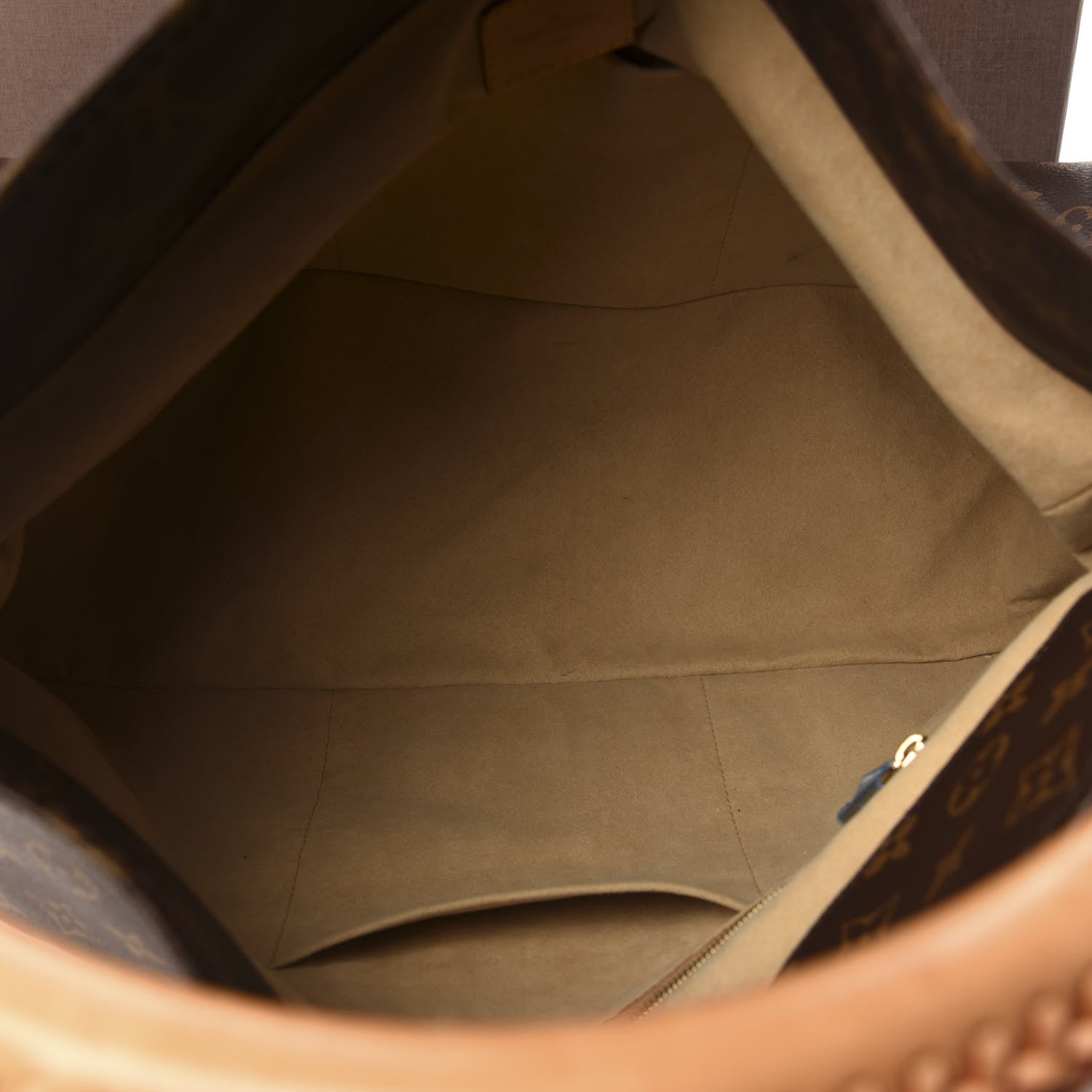 Louis Vuitton Monogram Artsy MM 5 of 11