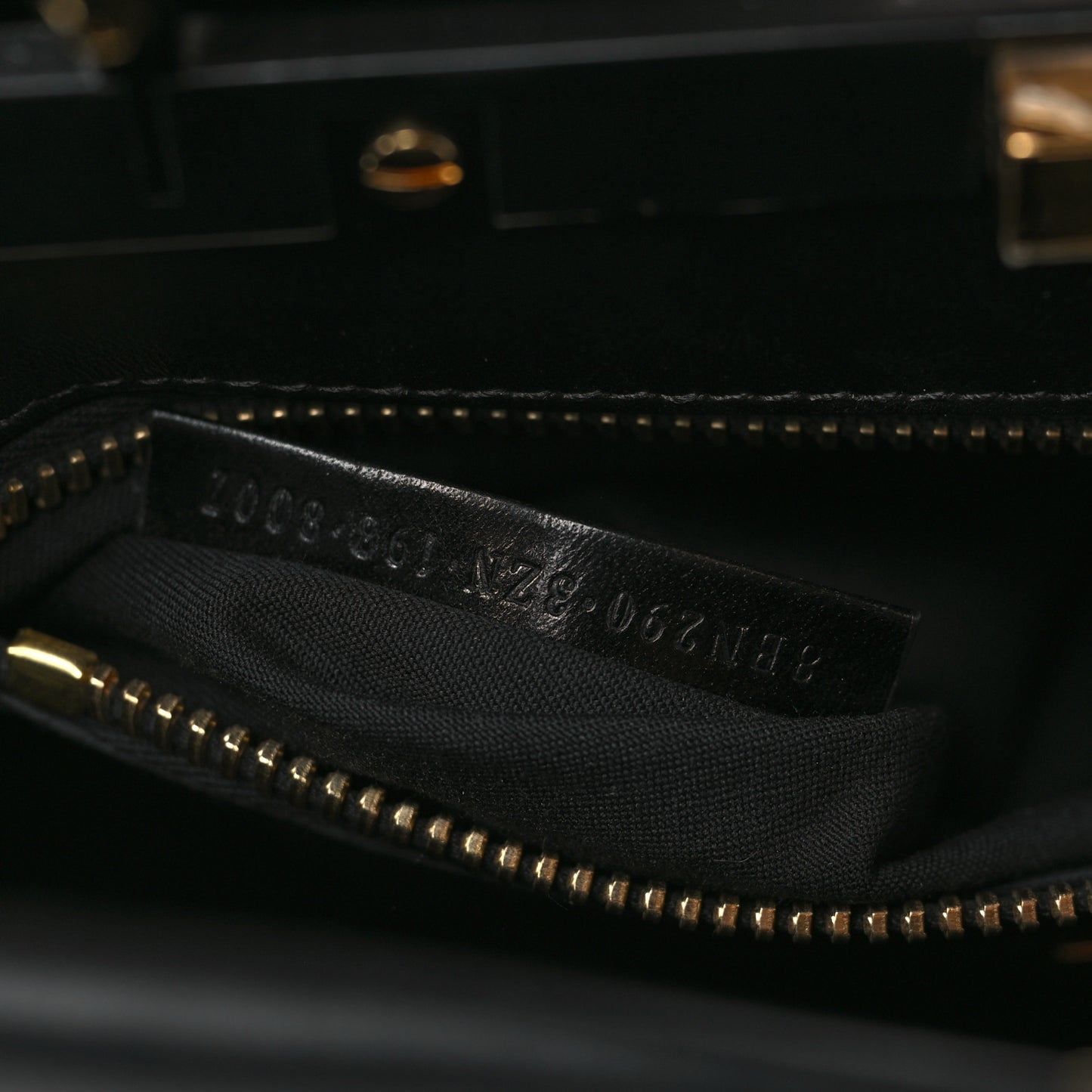 Vitello Seta Shiny Nappa Medium Peekaboo Iconic Satchel Black