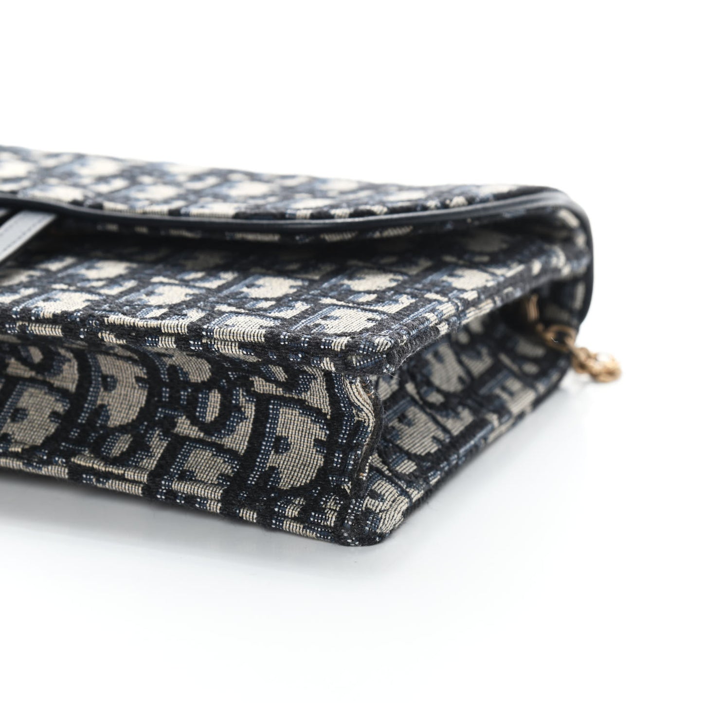Oblique Saddle Chain Pouch Blue