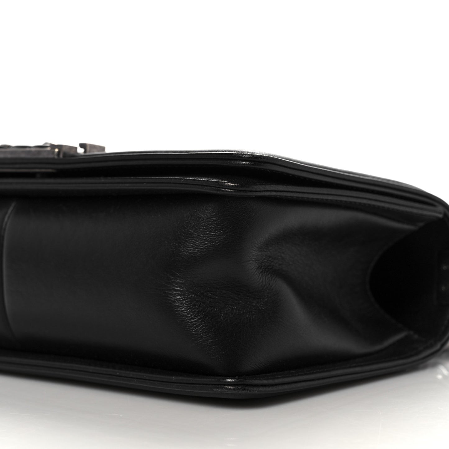 Calfskin Woven Medium Boy Flap Black White