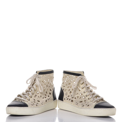 Chanel Grained Goatskin Hollow Out Flower Sneakers 39.5 White Black 6 of 10