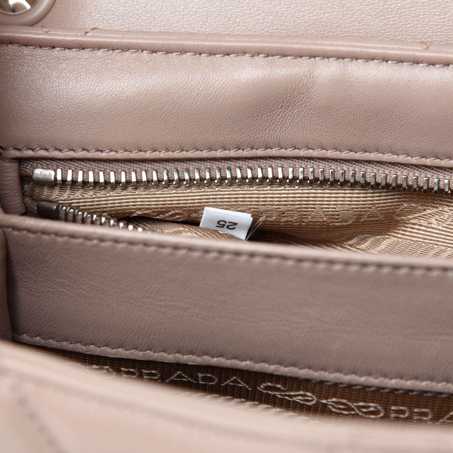 Nappa Triangle Stitched Large Spectrum Bag Cipria