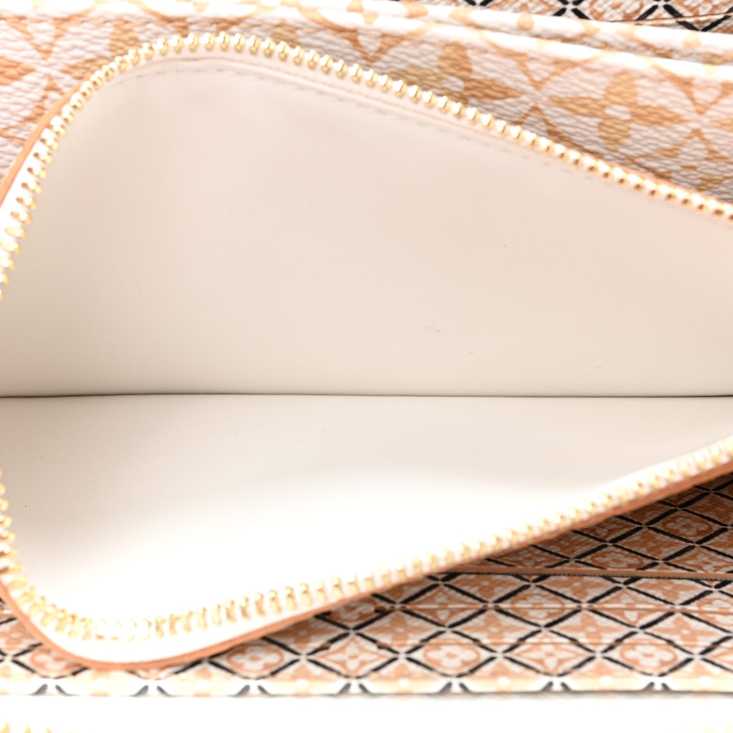 Monogram Giant By The Pool Zippy Wallet Resort Beige