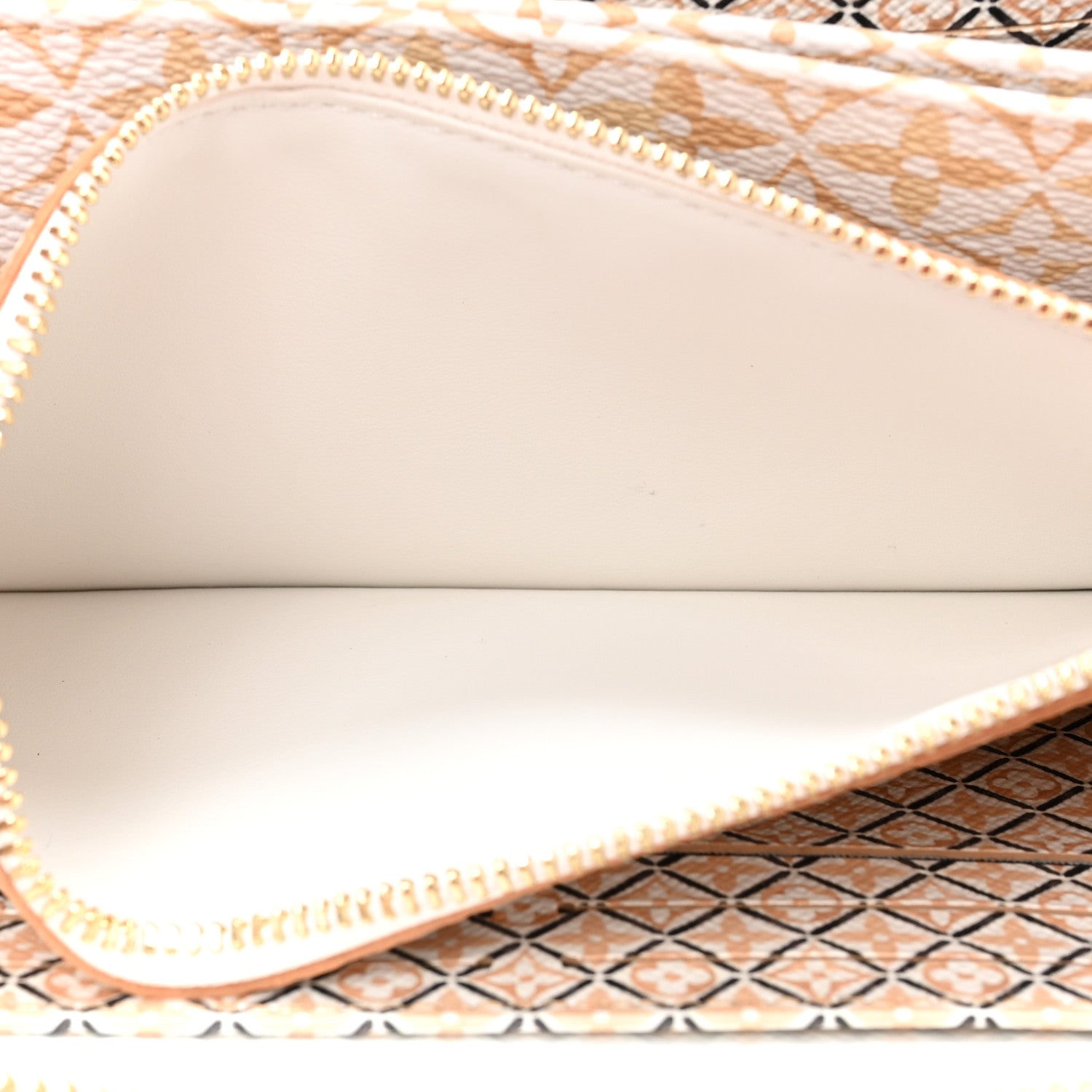 Louis Vuitton Monogram Giant By The Pool Zippy Wallet Resort Beige 7 of 12