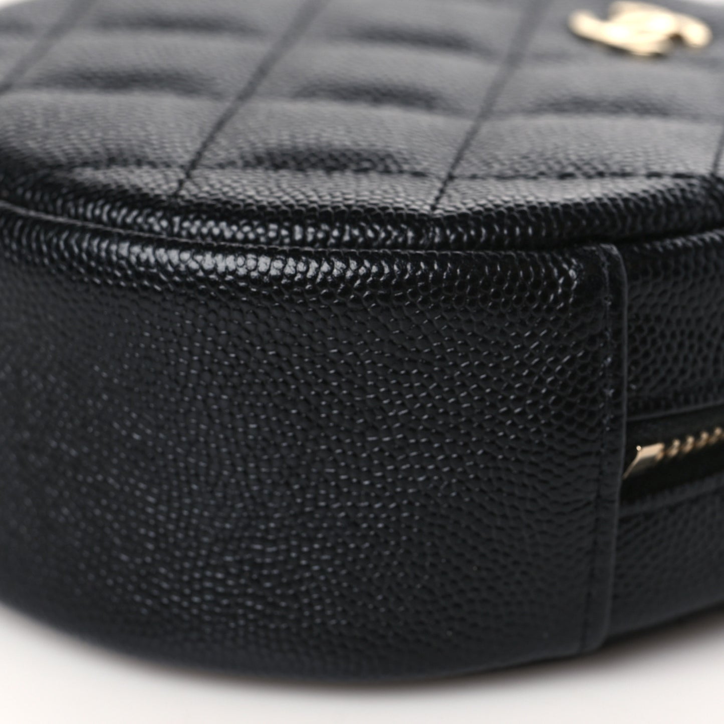 Caviar Quilted Round Clutch With Chain Black