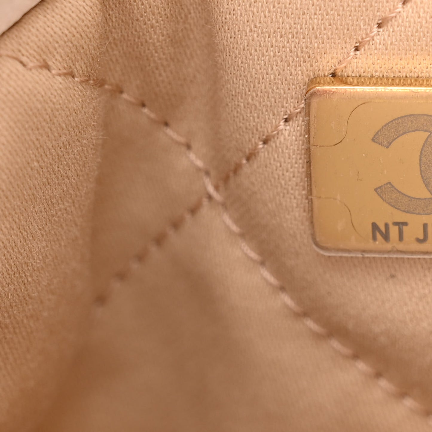 Shiny Calfskin Quilted Mini Chanel 22 White